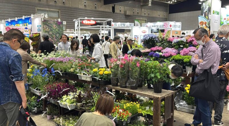 横浜フラワー＆ガーデンフェスティバル2025の会場の様子_展示会営業術