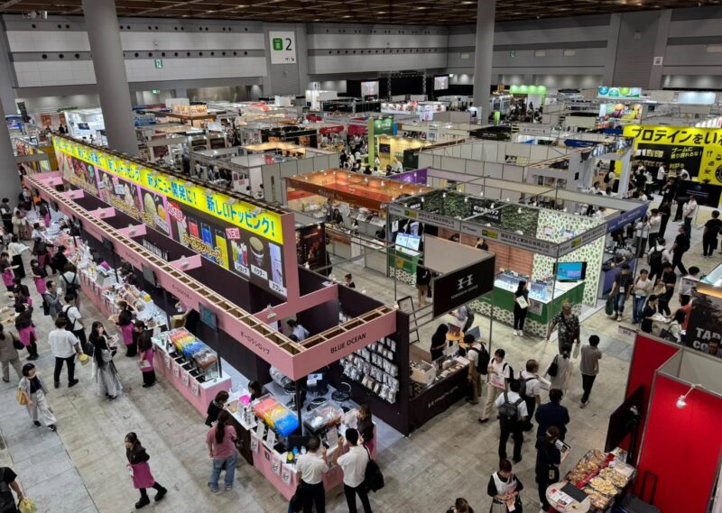 カフェレスジャパン、ウェルネスフードジャパン2025の会場の様子_展示会営業術